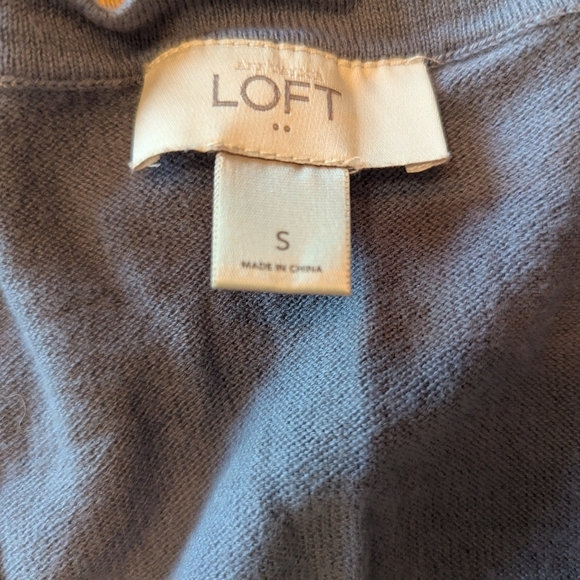 LOFT Short Sleeve Cardigan, Size Small, Periwinkle Color, Knit Detail On Front - Picture 5 of 5